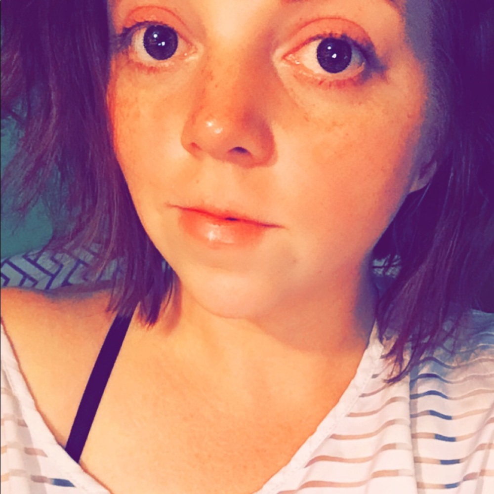 Meet your Posher, Courtney